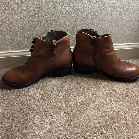 Ankle Boots With Flower - Picture 7 of 8